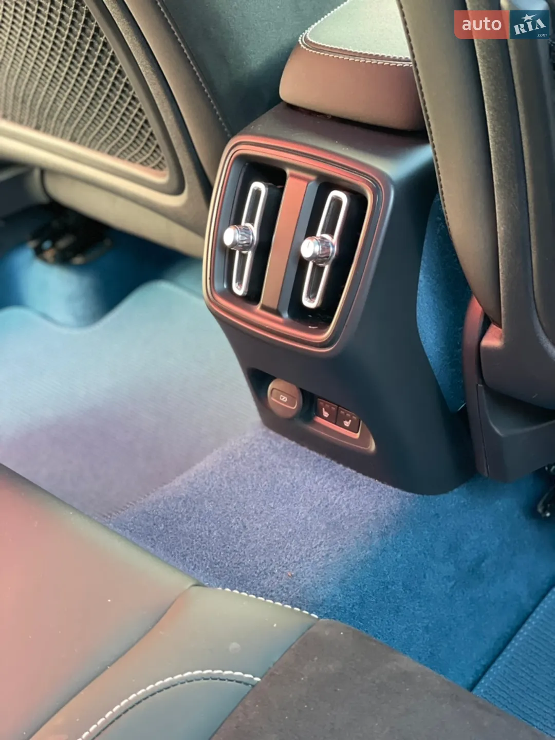 2022 Volvo XC40 - мініатюра 16