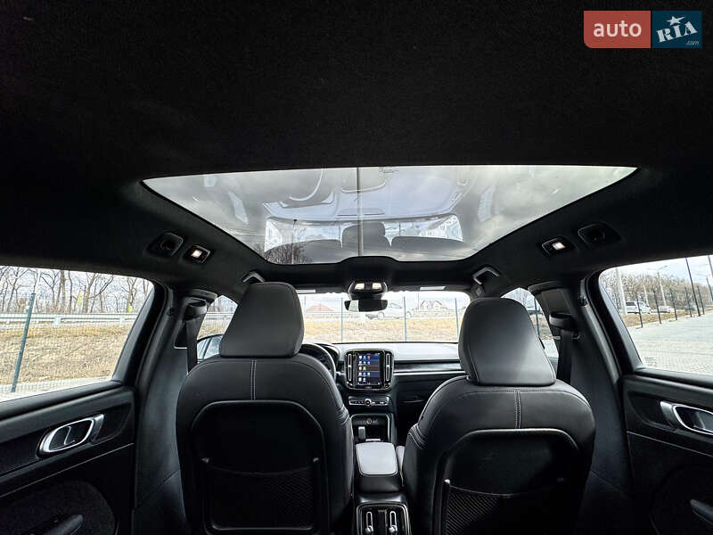 Внедорожник / Кроссовер Volvo XC40 2023 в Ровно