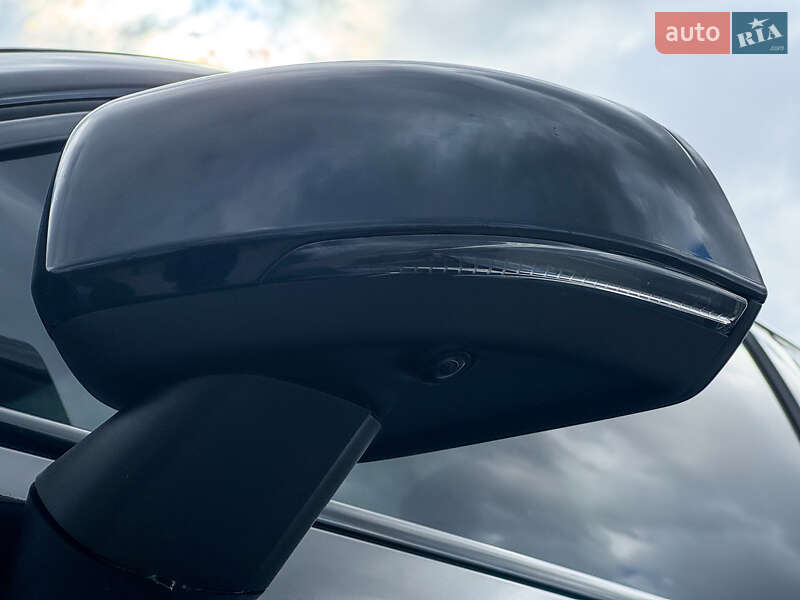 Внедорожник / Кроссовер Volvo XC40 2023 в Ровно