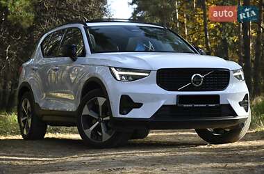 Внедорожник / Кроссовер Volvo XC40 2024 в Киеве