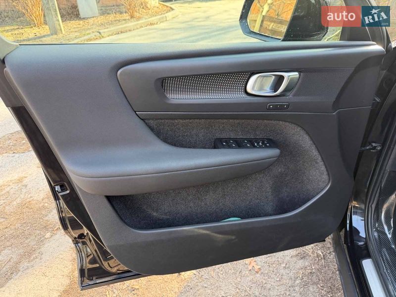 Позашляховик / Кросовер Volvo XC40 2022 в Києві фото 14 Позашляховик / Кросовер Volvo XC40 2022 в Києві