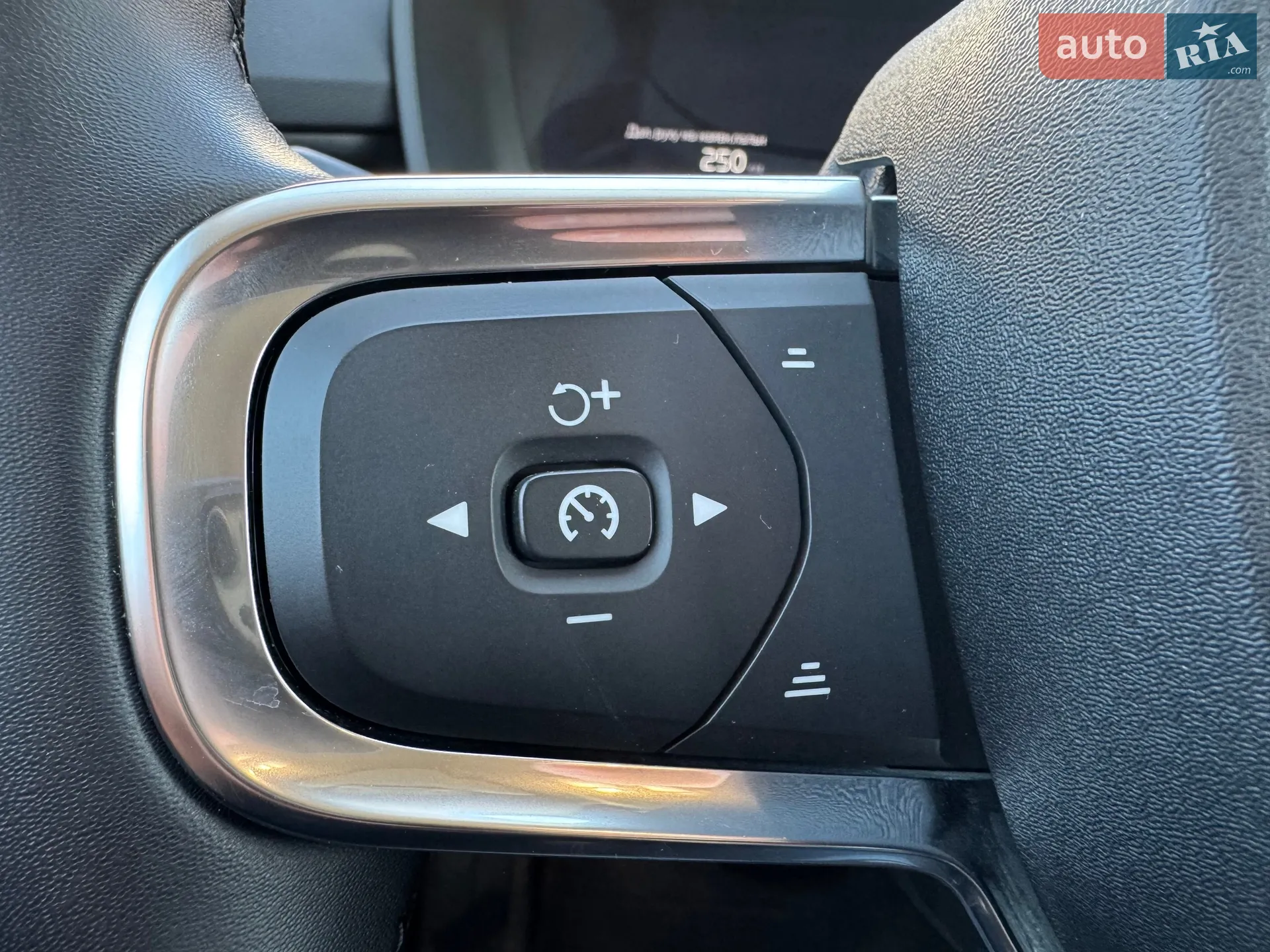 2024 Volvo XC40 - мініатюра 32