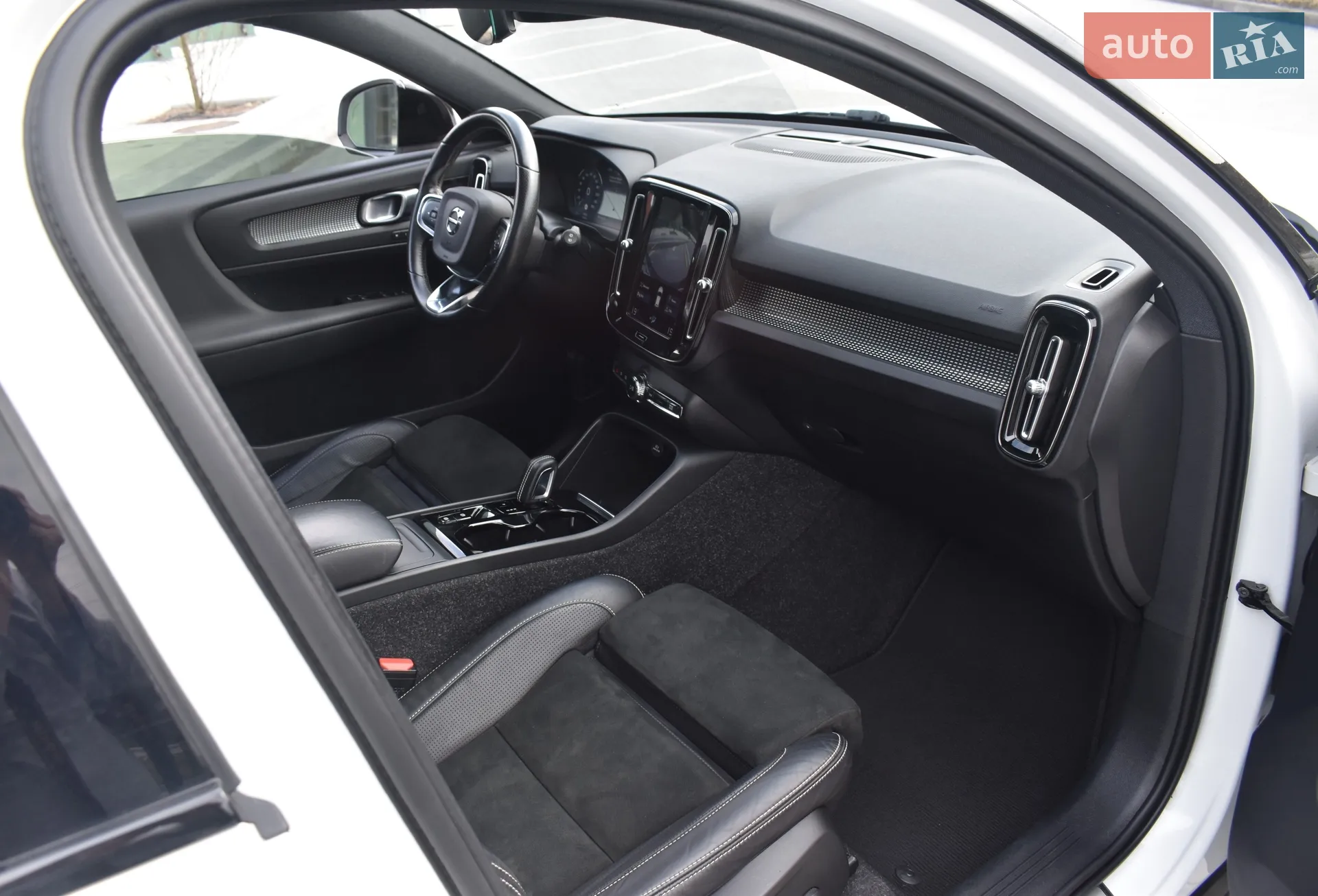 2020 Volvo XC40 - мініатюра 11