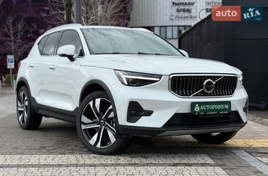 Внедорожник / Кроссовер Volvo XC40 2024 в Киеве
