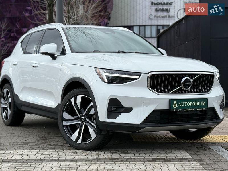 Volvo XC40 2024