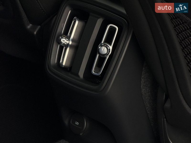 Позашляховик / Кросовер Volvo XC40 2023 в Чернівцях фото 21 Позашляховик / Кросовер Volvo XC40 2023 в Чернівцях