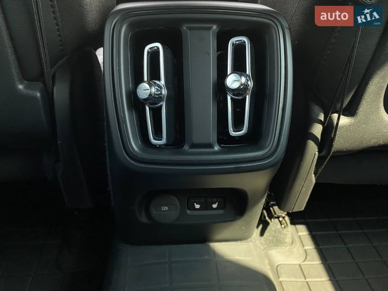 Внедорожник / Кроссовер Volvo XC40 2018 в Киеве фото 30 Внедорожник / Кроссовер Volvo XC40 2018 в Киеве