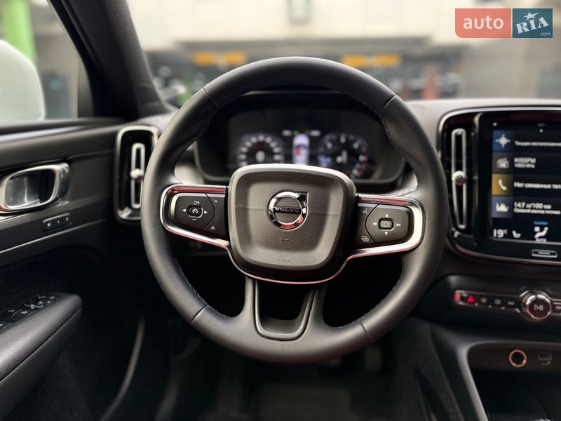Позашляховик / Кросовер Volvo XC40 2020 в Києві