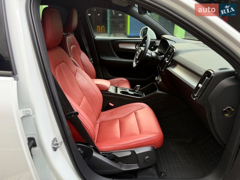 Позашляховик / Кросовер Volvo XC40 2020 в Києві