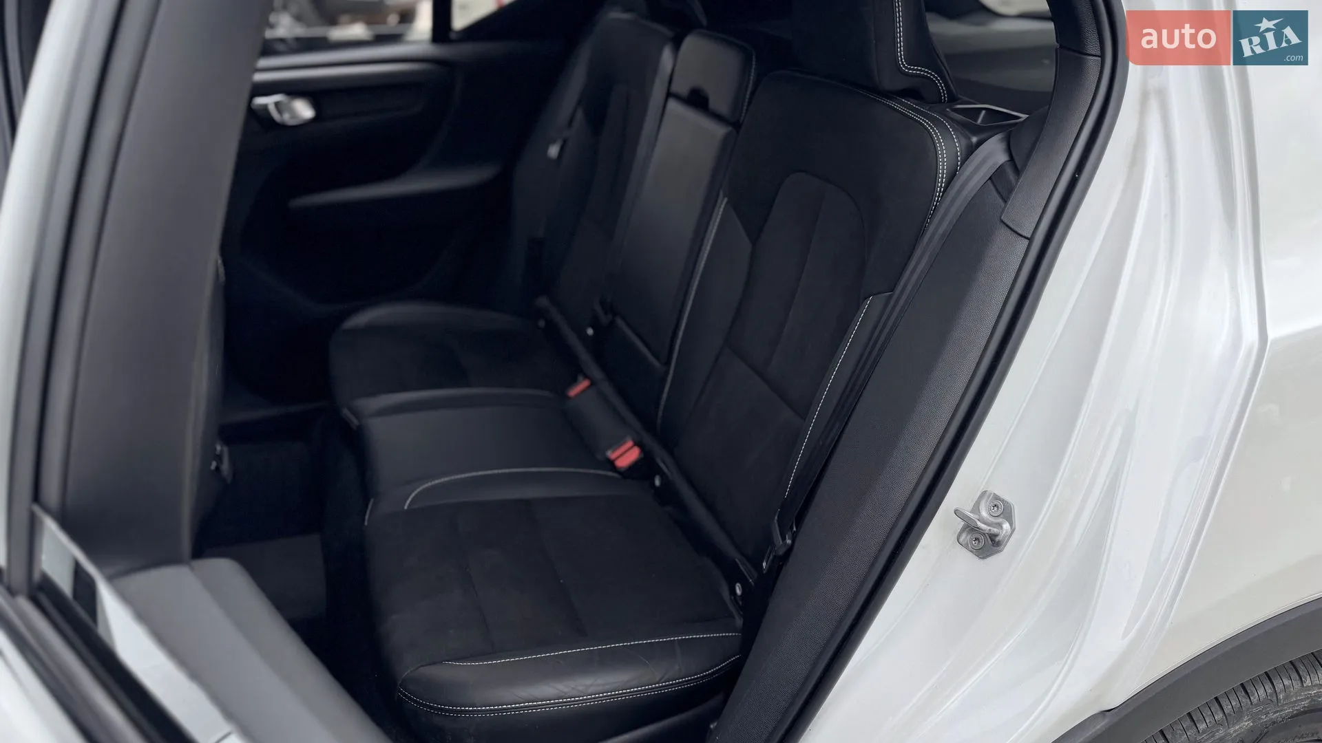 2020 Volvo XC40 - мініатюра 10