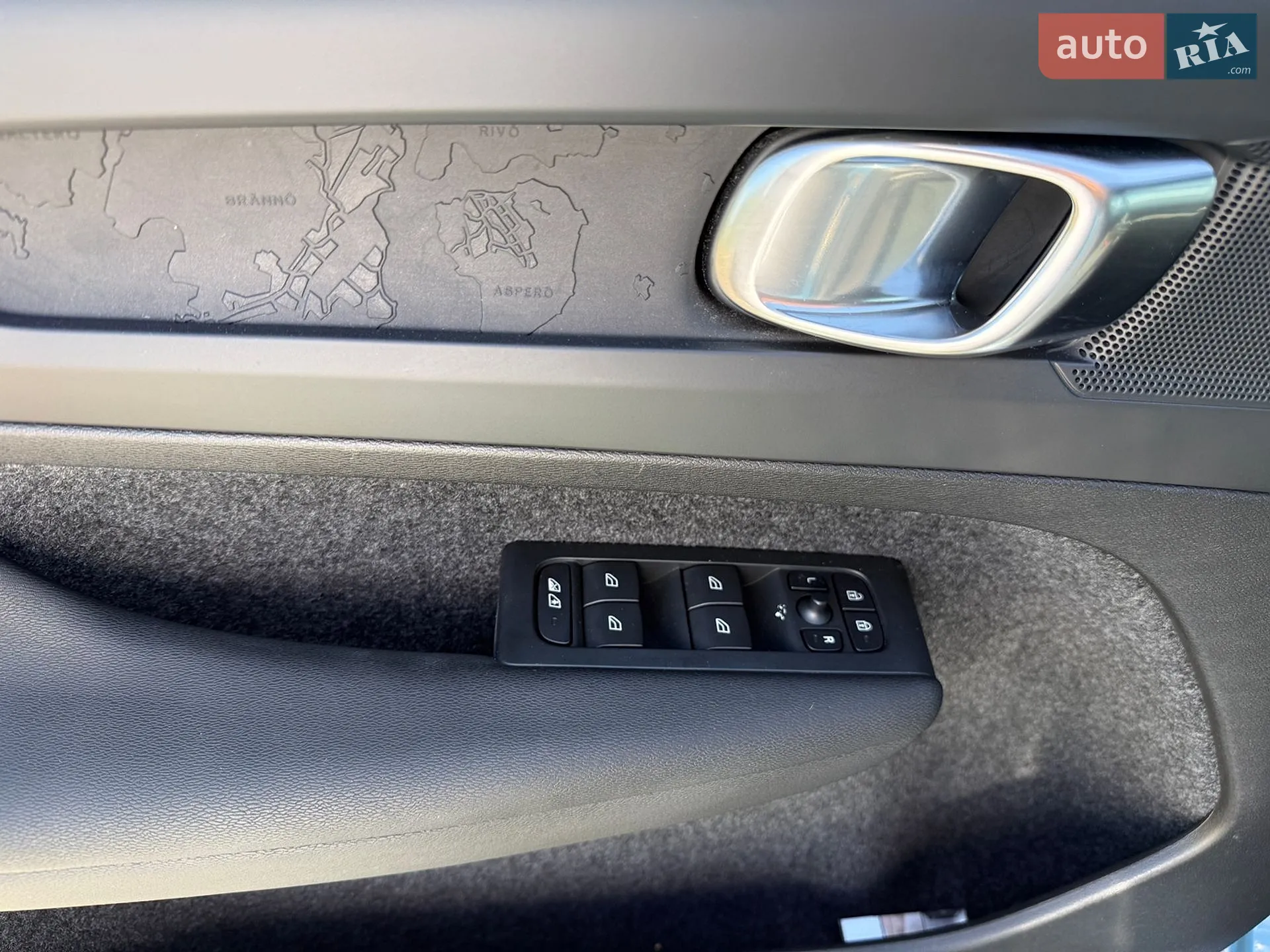 2023 Volvo XC40 - мініатюра 16