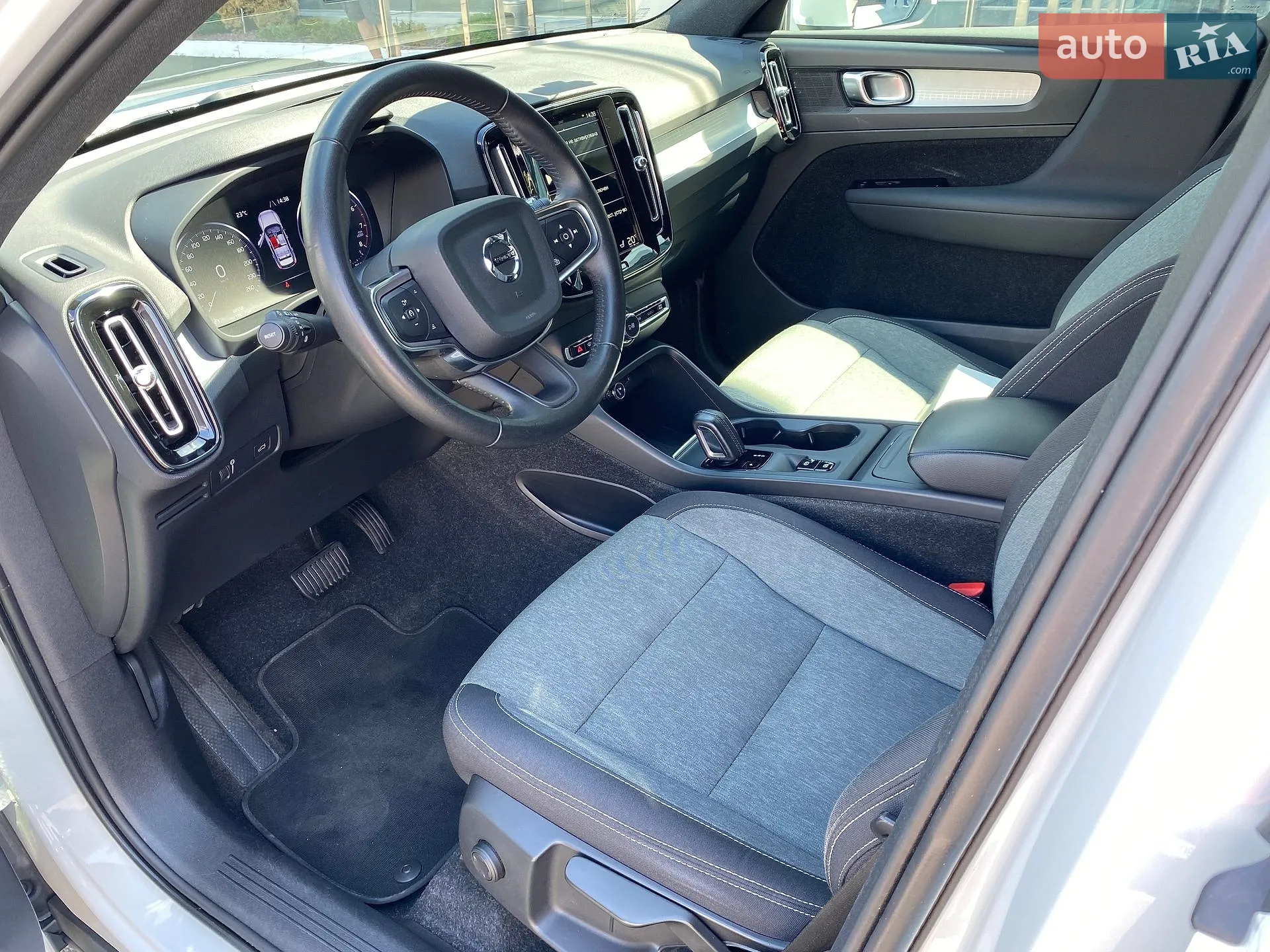 2020 Volvo XC40 - мініатюра 11