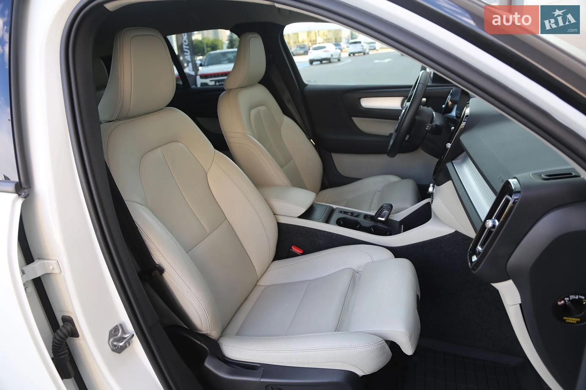 2020 Volvo XC40 - мініатюра 11