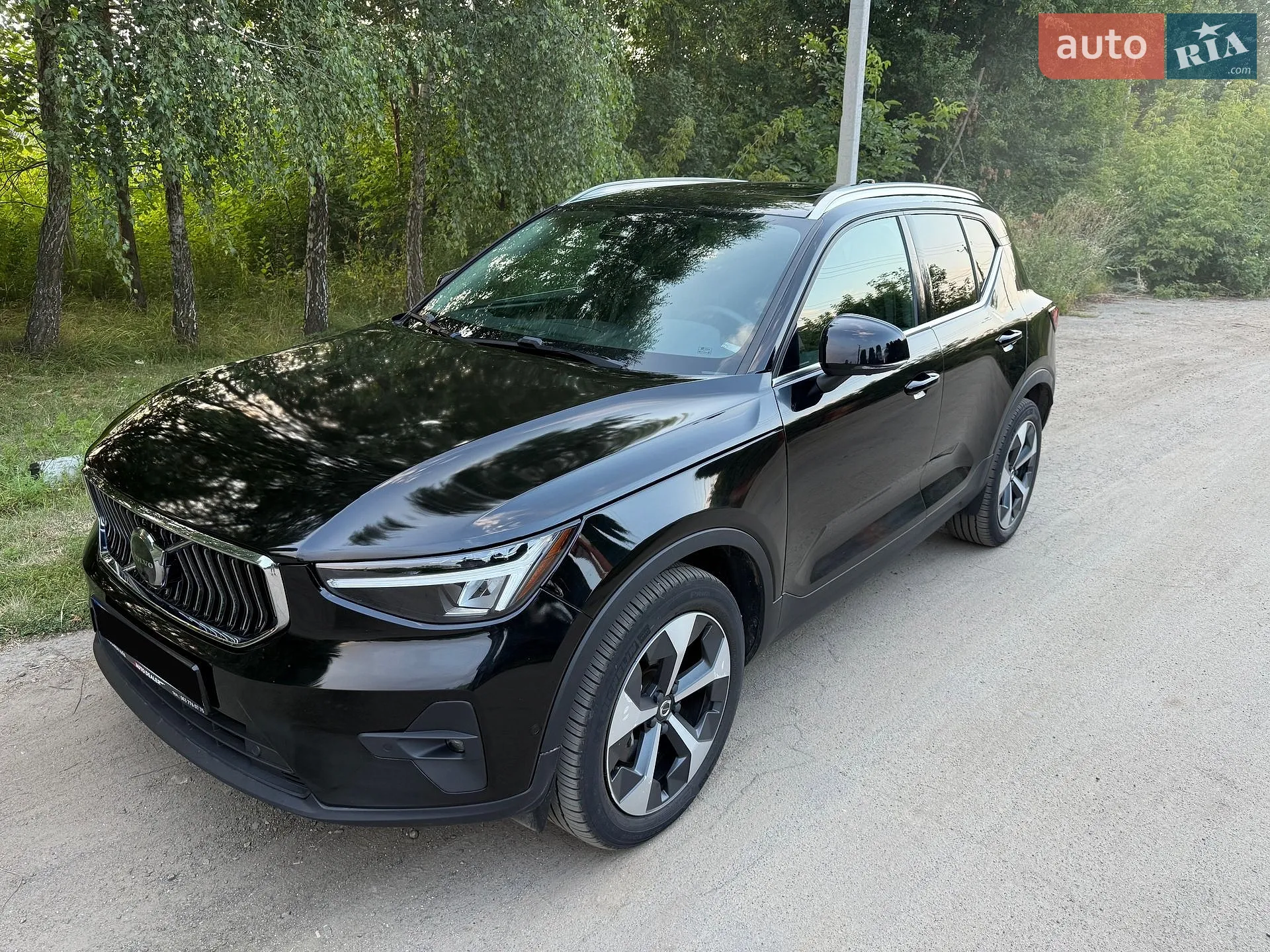 2023 Volvo XC40 - фото 1