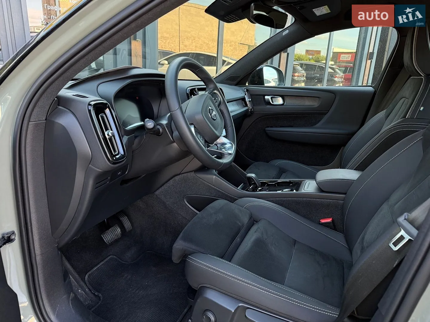 2024 Volvo XC40 - мініатюра 10
