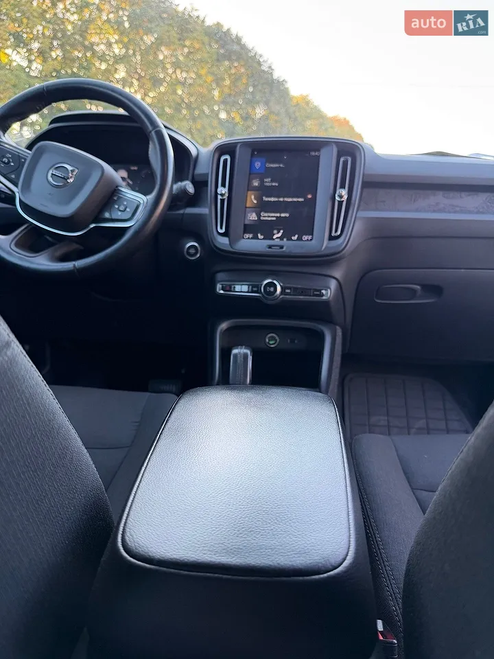 Позашляховик / Кросовер Volvo XC40 2019 в Харкові фото 3