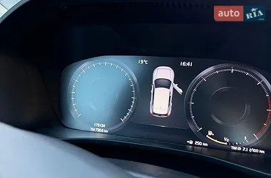 Volvo XC40 2019