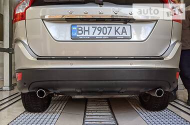 Позашляховик / Кросовер Volvo XC60 2011 в 