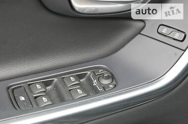 Внедорожник / Кроссовер Volvo XC60 2015 в 