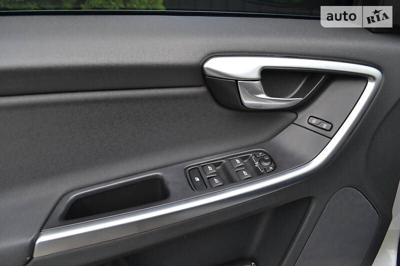 Позашляховик / Кросовер Volvo XC60 2011 в Луцьку