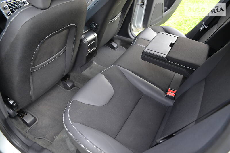 Позашляховик / Кросовер Volvo XC60 2011 в Луцьку