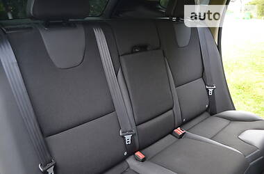 Позашляховик / Кросовер Volvo XC60 2011 в 