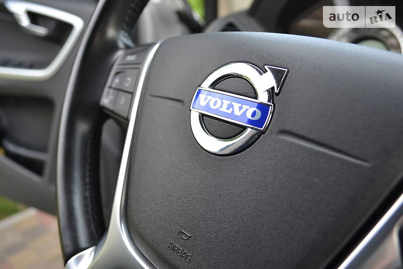 Позашляховик / Кросовер Volvo XC60 2011 в Луцьку