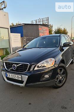 Внедорожник / Кроссовер Volvo XC60 2009 в Киеве