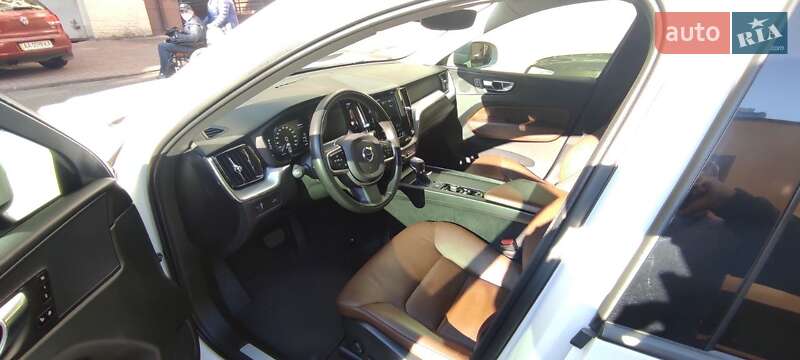 Позашляховик / Кросовер Volvo XC60 2019 в Києві