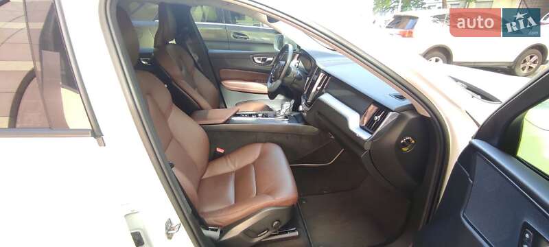 Позашляховик / Кросовер Volvo XC60 2019 в Києві