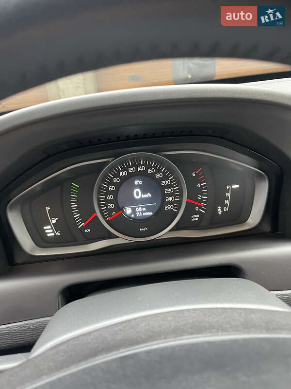 Внедорожник / Кроссовер Volvo XC60 2017 в Тернополе