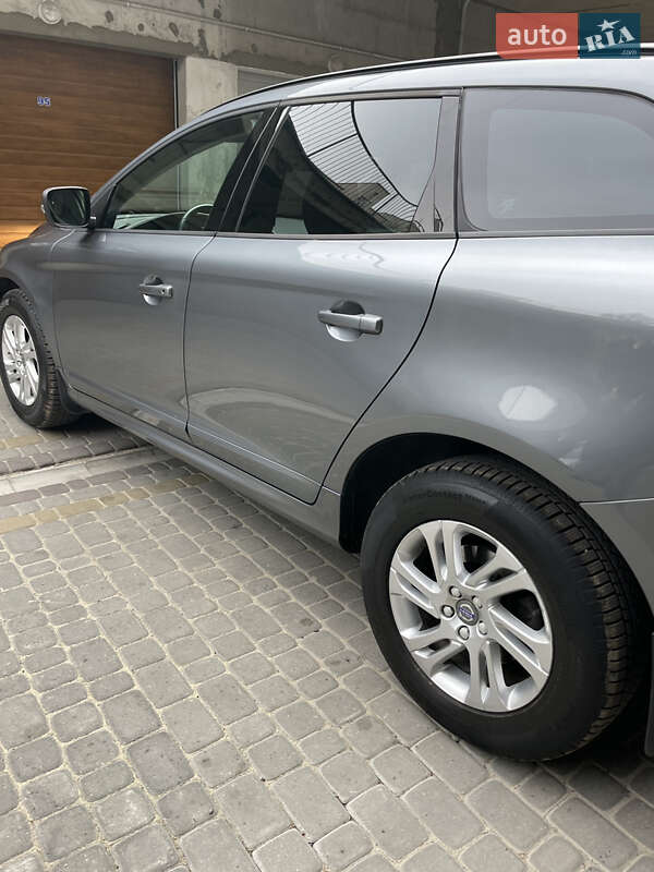 Внедорожник / Кроссовер Volvo XC60 2017 в Тернополе