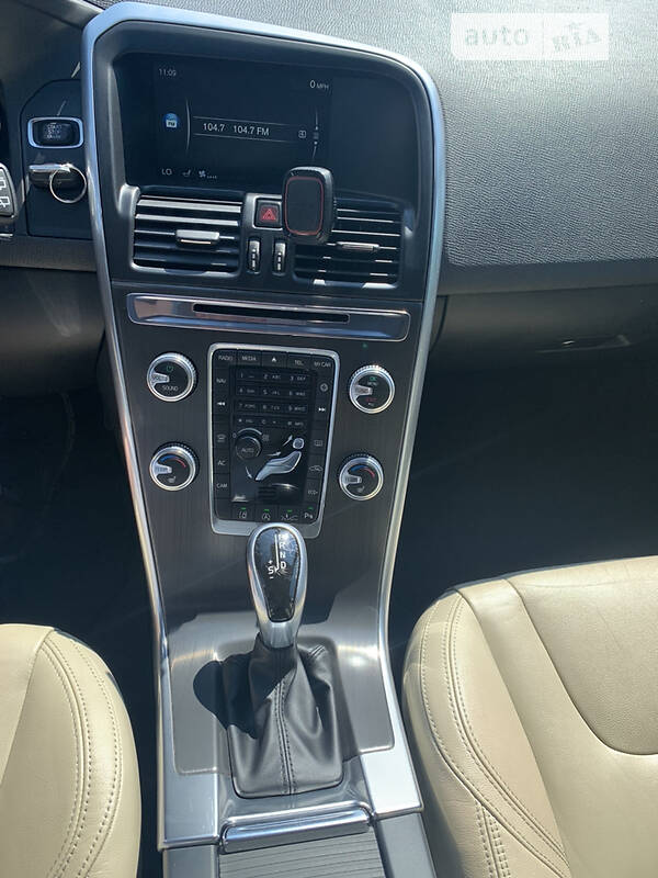 Позашляховик / Кросовер Volvo XC60 2015 в Львові