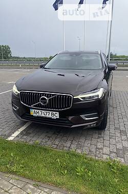 Внедорожник / Кроссовер Volvo XC60 2017 в Киеве