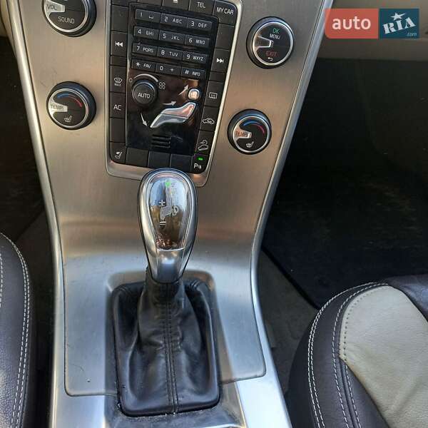 Внедорожник / Кроссовер Volvo XC60 2012 в Буче