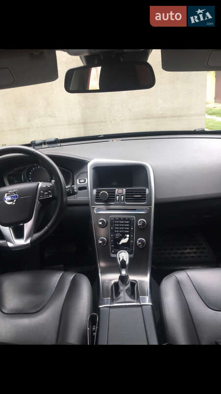 Внедорожник / Кроссовер Volvo XC60 2014 в Знаменке