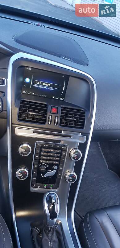 Внедорожник / Кроссовер Volvo XC60 2016 в Днепре фото 12 Внедорожник / Кроссовер Volvo XC60 2016 в Днепре