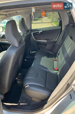 Внедорожник / Кроссовер Volvo XC60 2017 в 