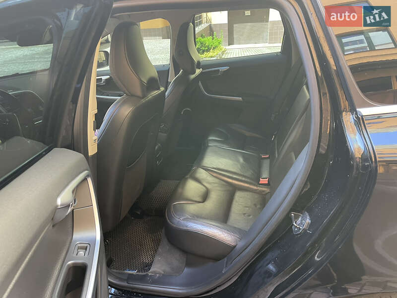 Внедорожник / Кроссовер Volvo XC60 2011 в Ивано-Франковске фото 19 Внедорожник / Кроссовер Volvo XC60 2011 в Ивано-Франковске