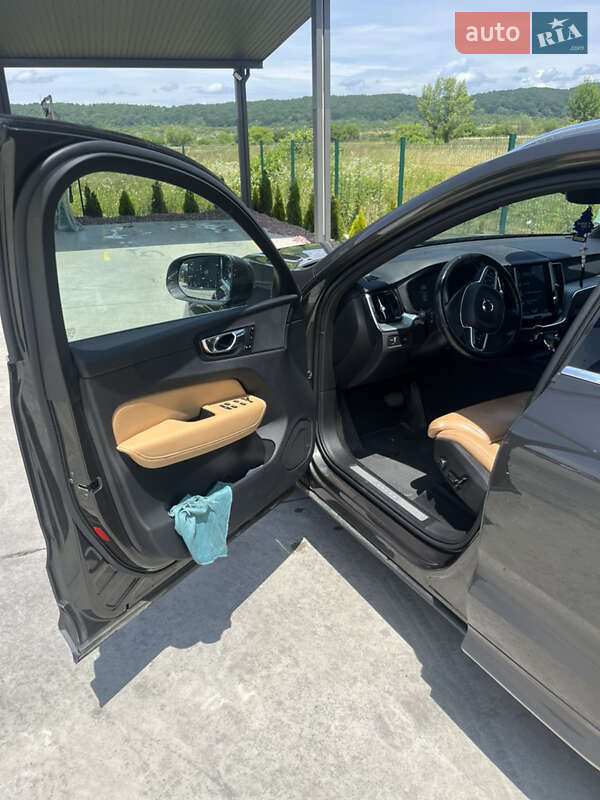 Внедорожник / Кроссовер Volvo XC60 2018 в Львове