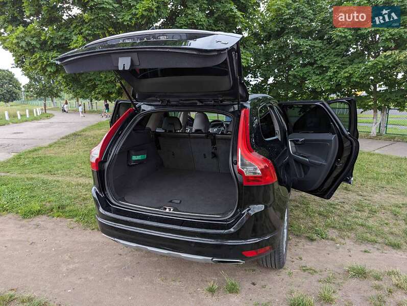 Внедорожник / Кроссовер Volvo XC60 2015 в Нетешине