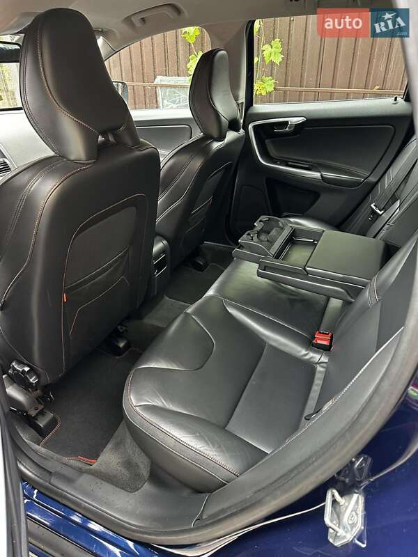 Внедорожник / Кроссовер Volvo XC60 2015 в Киеве