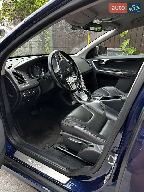 Внедорожник / Кроссовер Volvo XC60 2015 в Киеве