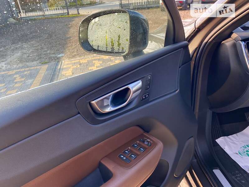 Внедорожник / Кроссовер Volvo XC60 2021 в Львове