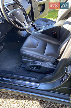 Внедорожник / Кроссовер Volvo XC60 2016 в 