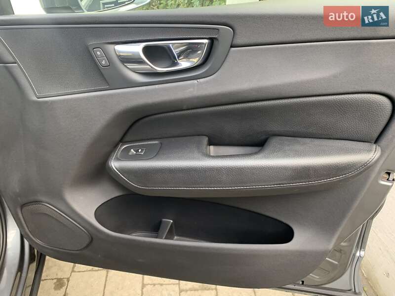 Внедорожник / Кроссовер Volvo XC60 2017 в Львове