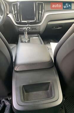 Внедорожник / Кроссовер Volvo XC60 2017 в 
