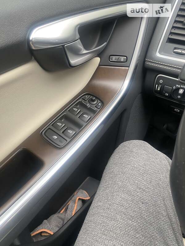 Внедорожник / Кроссовер Volvo XC60 2014 в Киеве