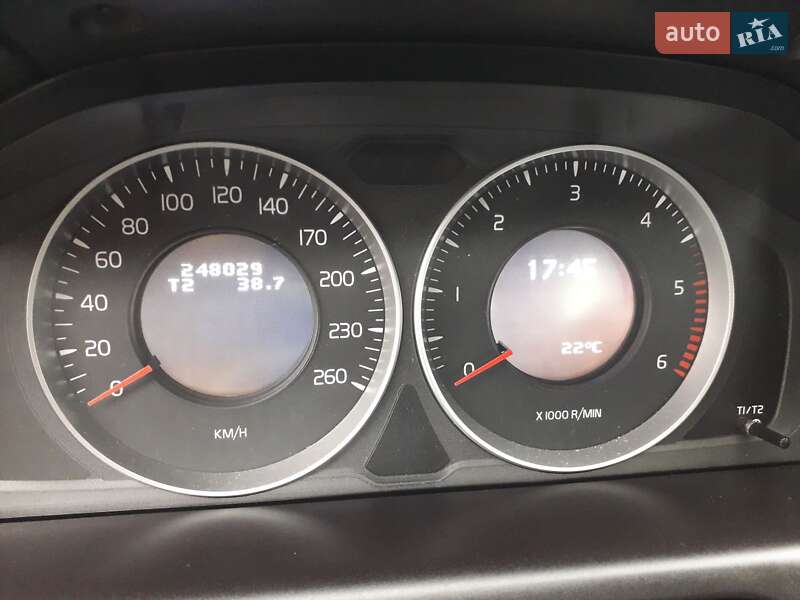 Внедорожник / Кроссовер Volvo XC60 2012 в Черновцах