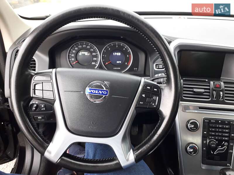 Внедорожник / Кроссовер Volvo XC60 2012 в Черновцах